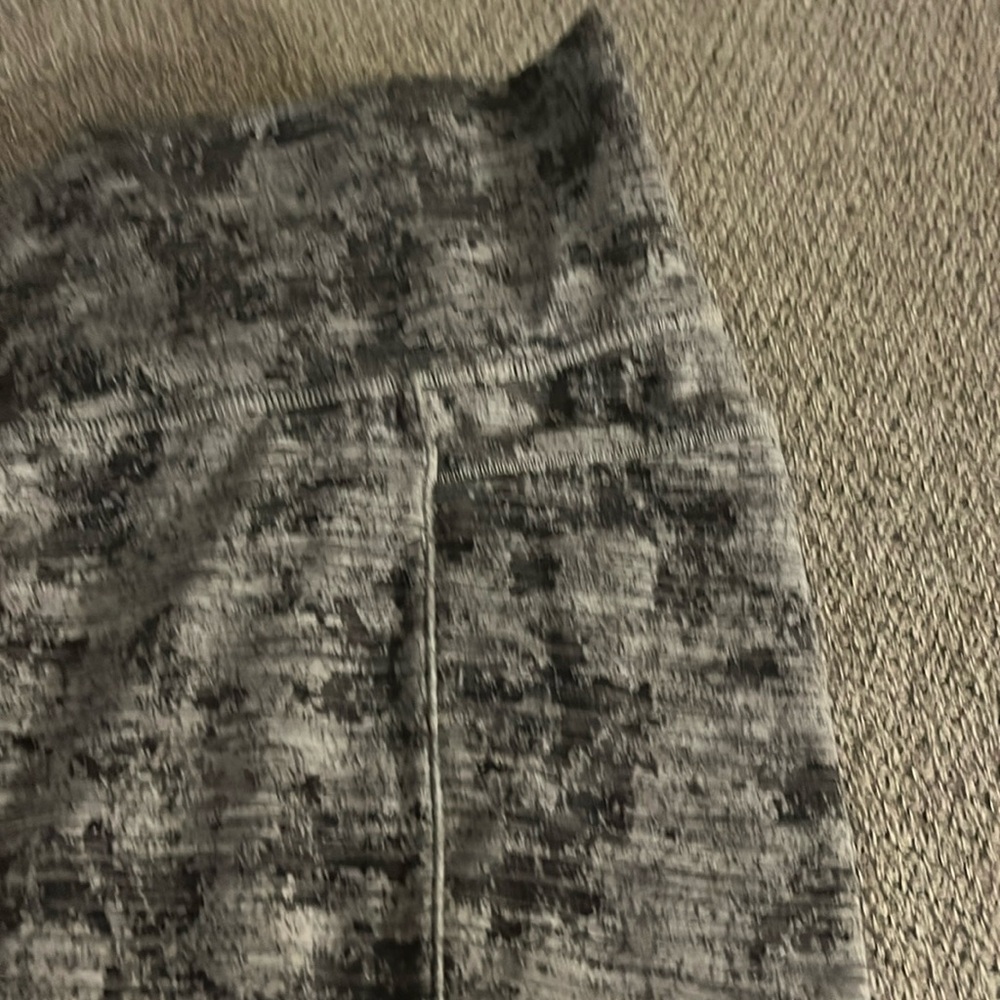 Women's size 2X Calia gray camo leggings.